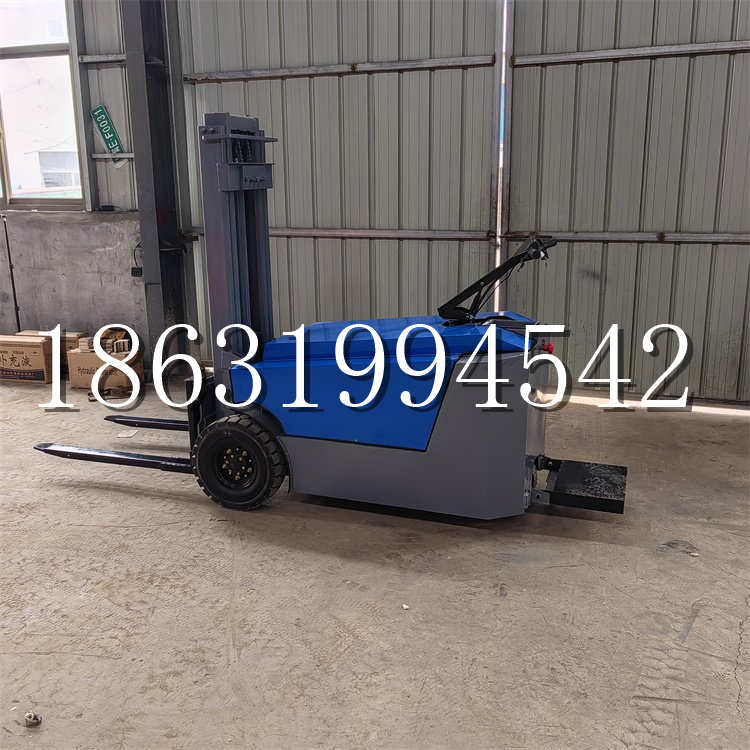 大连市全电动叉车插腿式堆高车液压装卸车1.5吨升高小型站驾式铲车